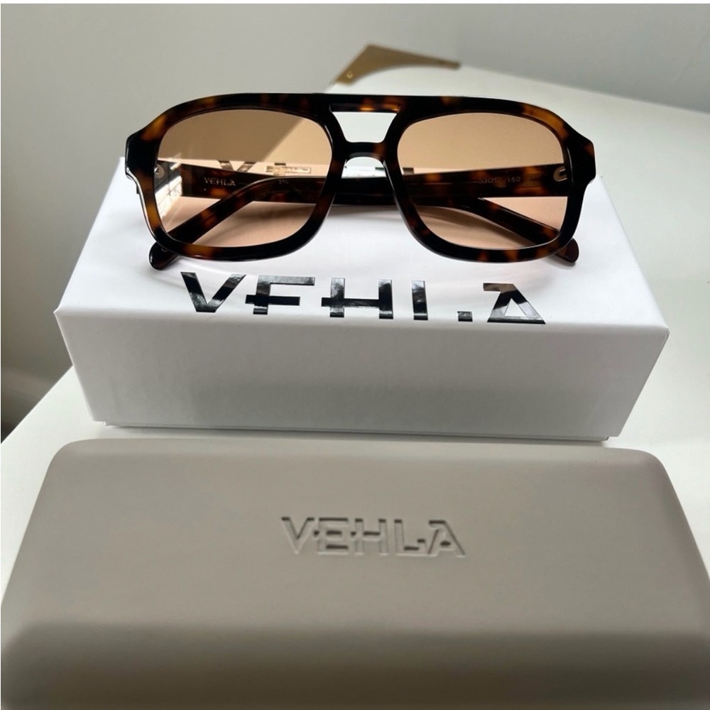 Vehla Dixie Sunglasses NWT